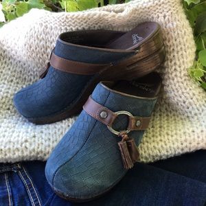 Dansko Clogs with Tassles - size 39.